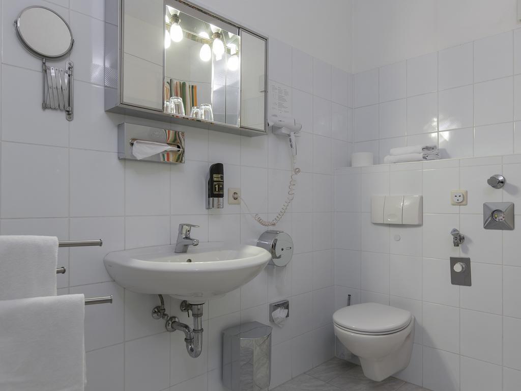 Remise Blumberg Hotell Potsdam Rum bild